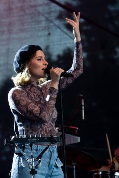 Maja Keuc s skupino (1)